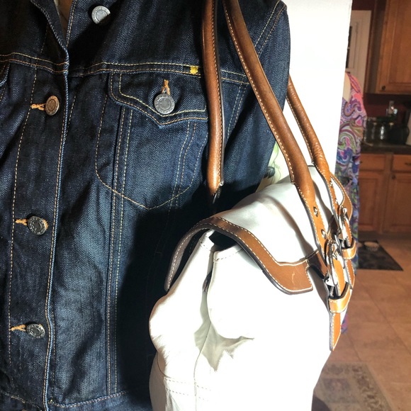 COACH WINTER WHITE/BROWN LEATHER SHOULDER BAG - Picture 9 of 15